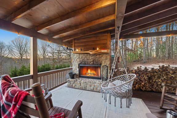 1 BR - A Stone’s Throw - Image 2